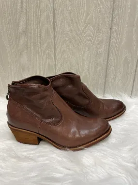 Brown Boots Ankle Heels Sofft, Size 7