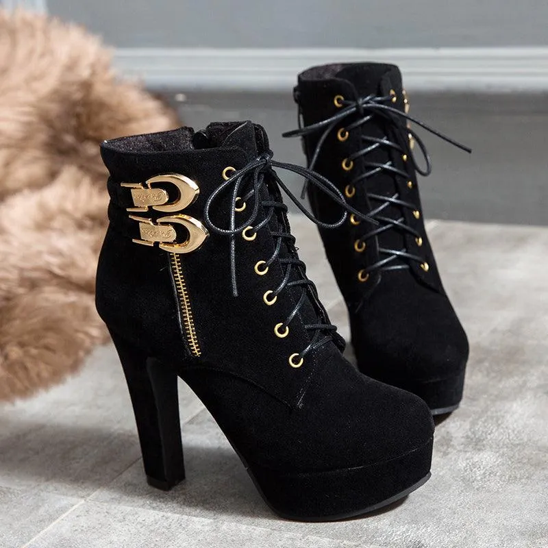 BUCKLE & SUEDE ANKLE BOOTIE