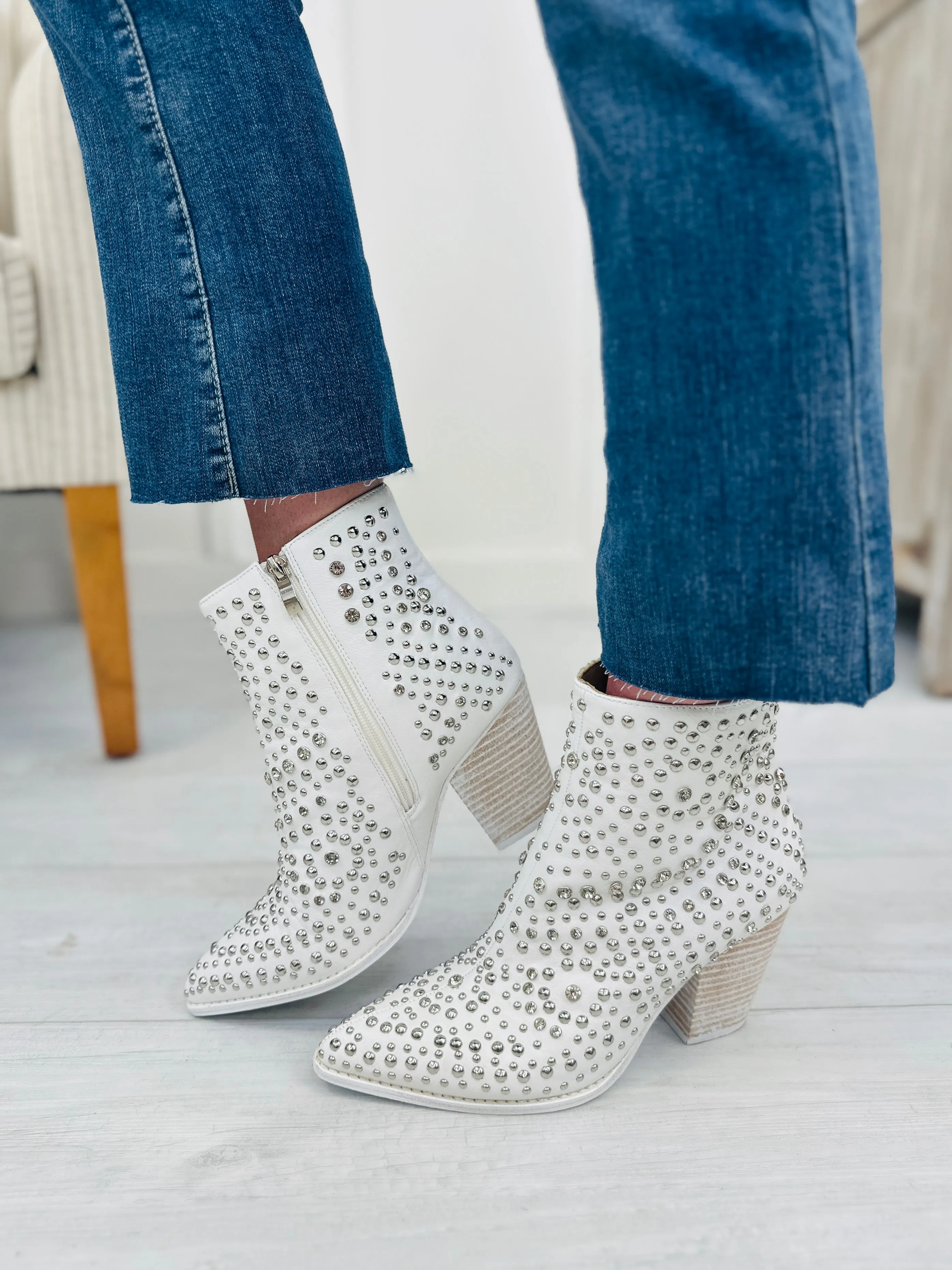 Dance With A Sparkle Booties In White