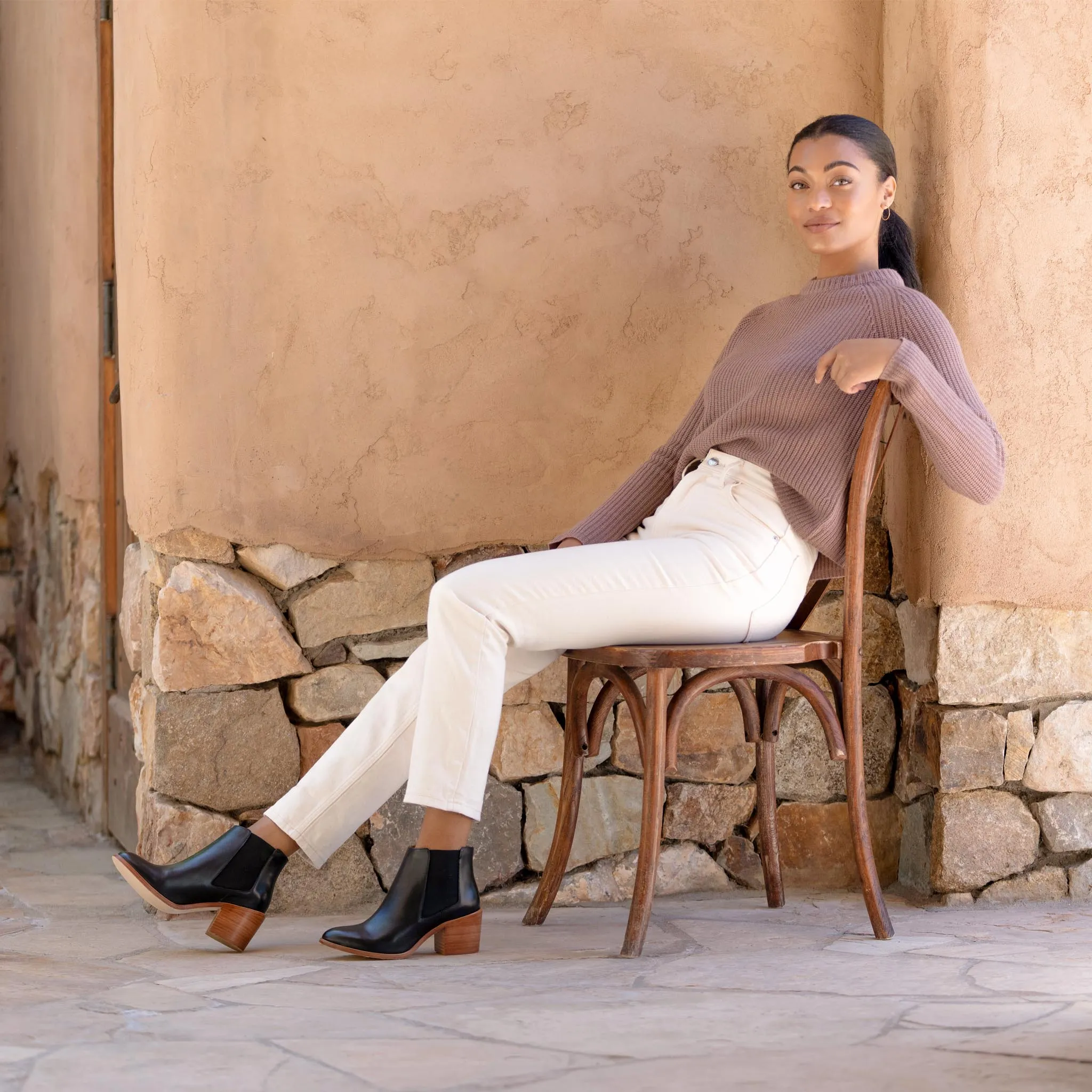 Heeled Chelsea Boot Black