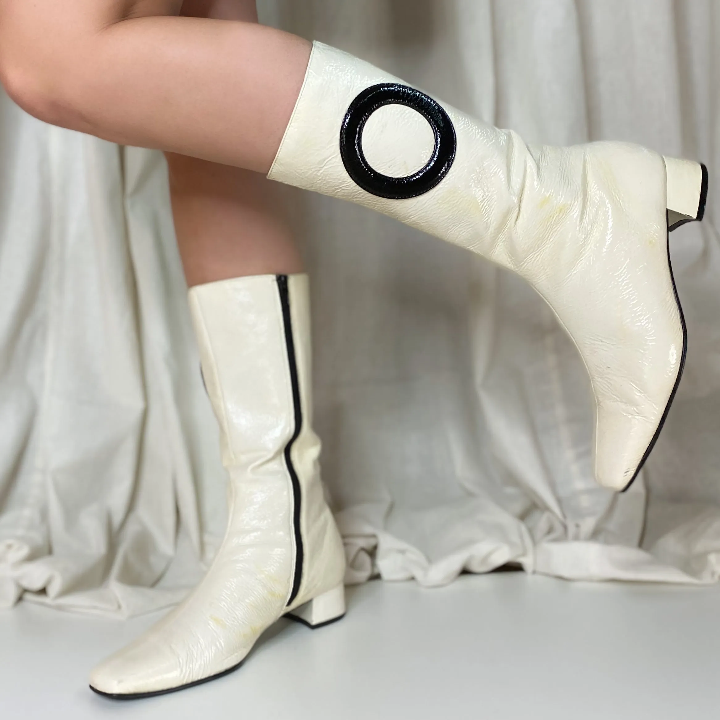 RETRO LEATHER BOOTS [ Cream, Black Circle, mid length, Mod, SIZE 6 ]